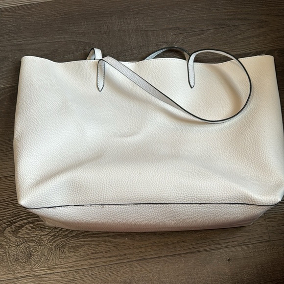 Victoria Secret faux leather tote bag - Picture 3 of 4